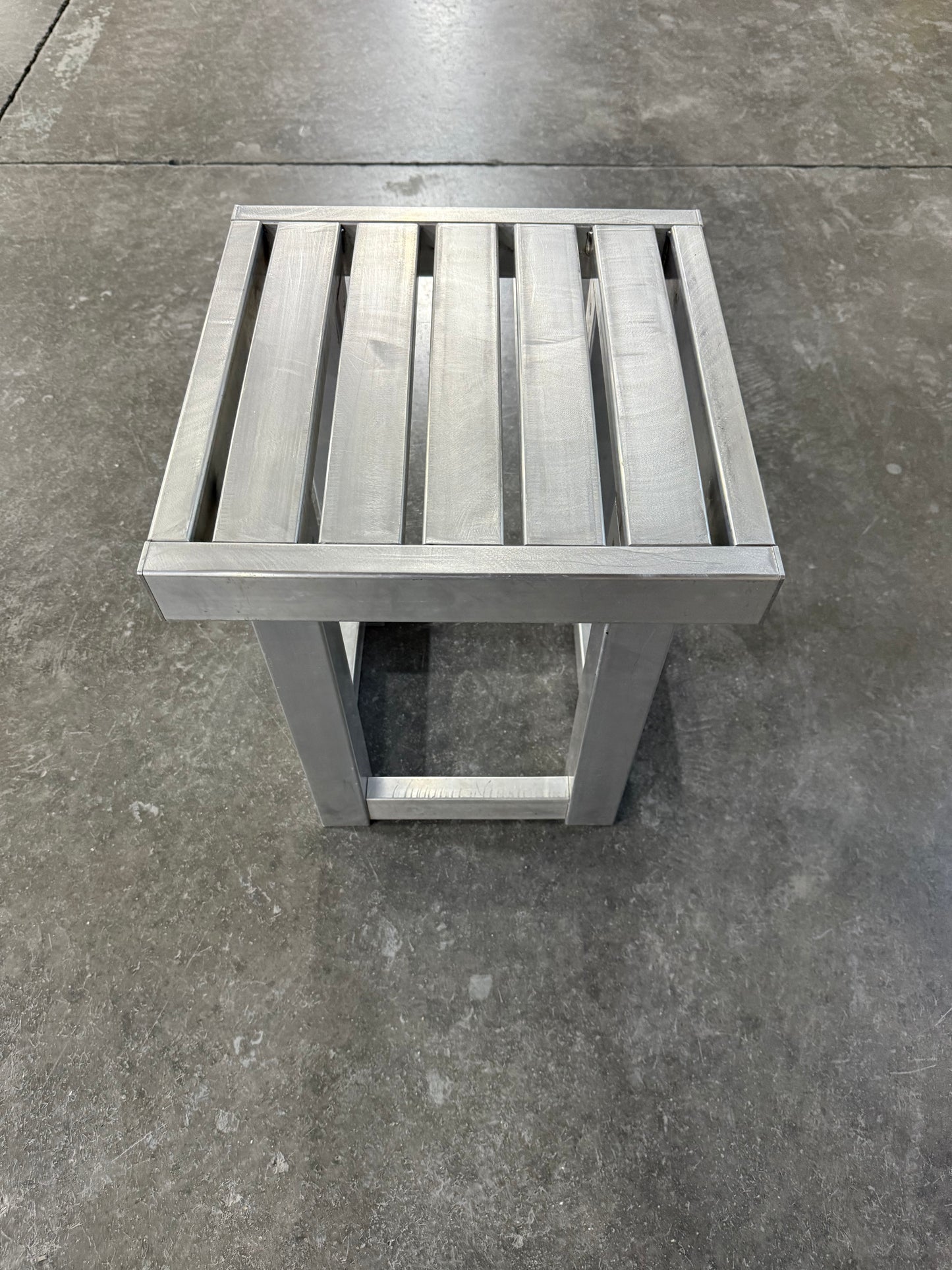 Luca - 15" Classic Forever Aluminum Table