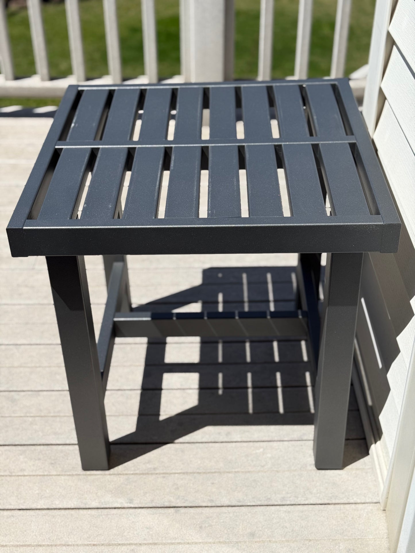 Mark - 22.5" Classic Forever Aluminum Classic Table